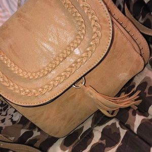 TAN CROSS BODY PURSE